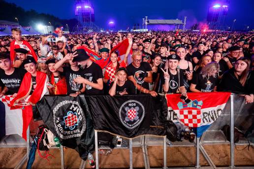 FOTO Po&ccaron;eo koncert u Vukovaru