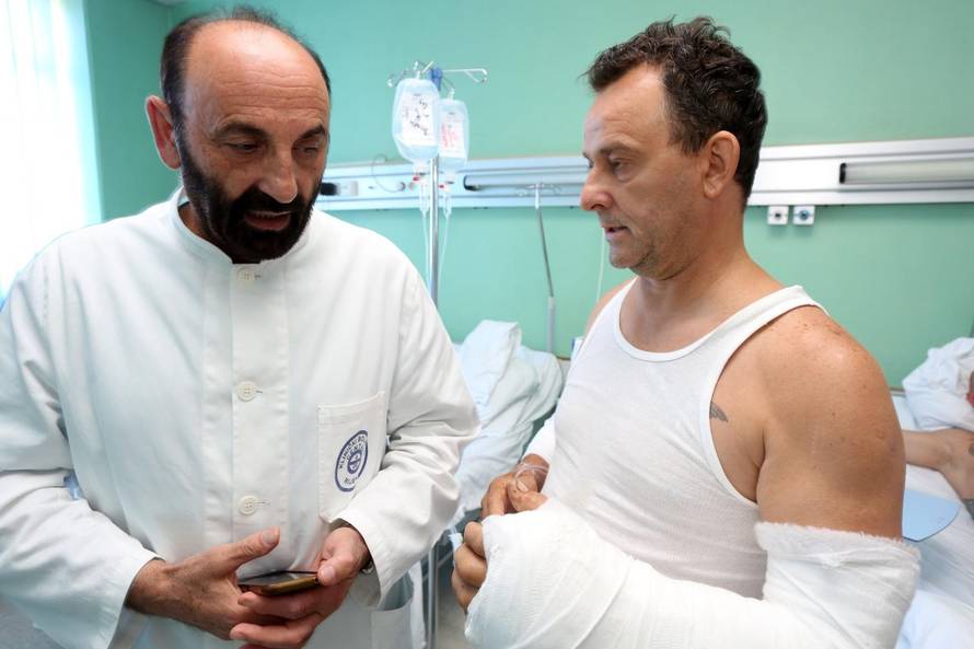 Na Hitnu sa šakom u vrećici: 'Sretan sam, opet mičem prste'