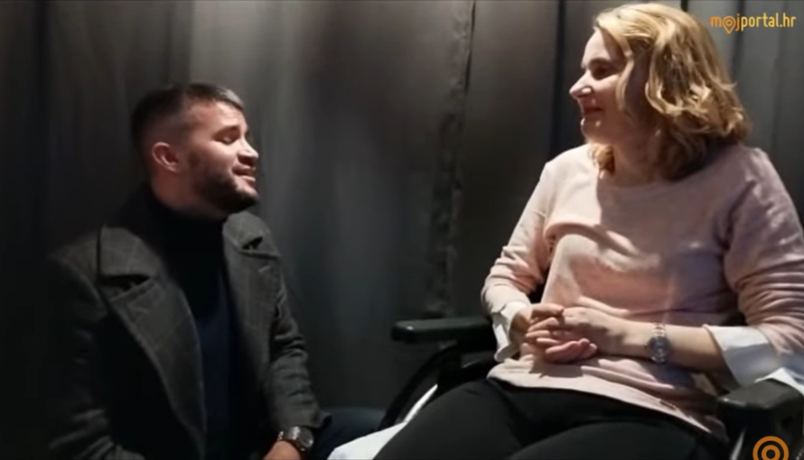 VIDEO Kedžo ispunio životni san Daruvarčanki koja boluje od multiple, pjevao joj je u stanu
