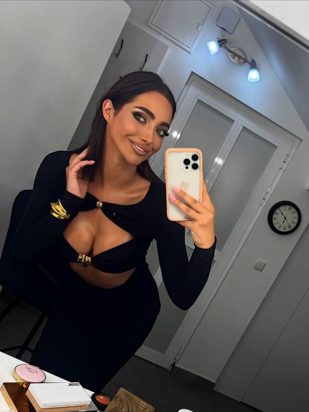 FOTO Ljepotice u zavadi: Ovo su vruća izdanja 'Savršenih' koje se prozivaju na mrežama...