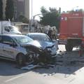 FOTO Krš i lom u Splitu: Sudarila se dva auta i vatrogasno vozilo, troje ljudi ozlijeđeno u nesreći