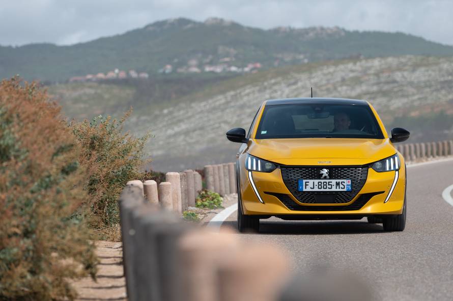 Ni jedan nije lijep kao  208: Mali auto podigao je veliku prašinu