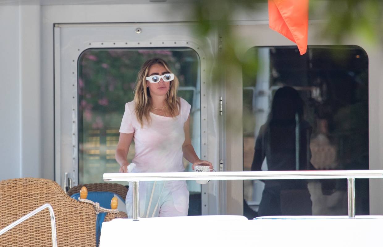 Ukrcale se na skupocjenu jahtu: Tamara i Petra Ecclestone s obitelji stigle u Dubrovnik...
