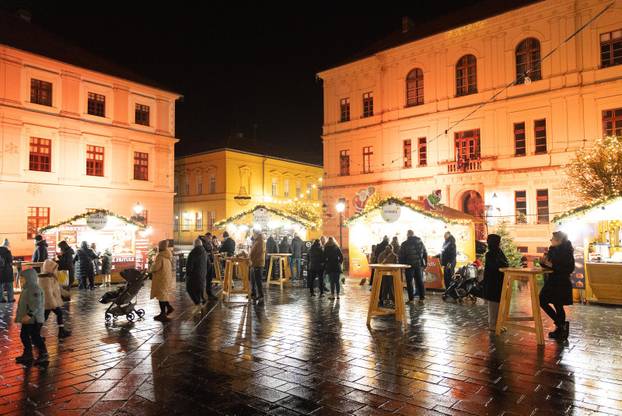 Osijek: Otvorenje Adventa uz koncert Danijele Martinović