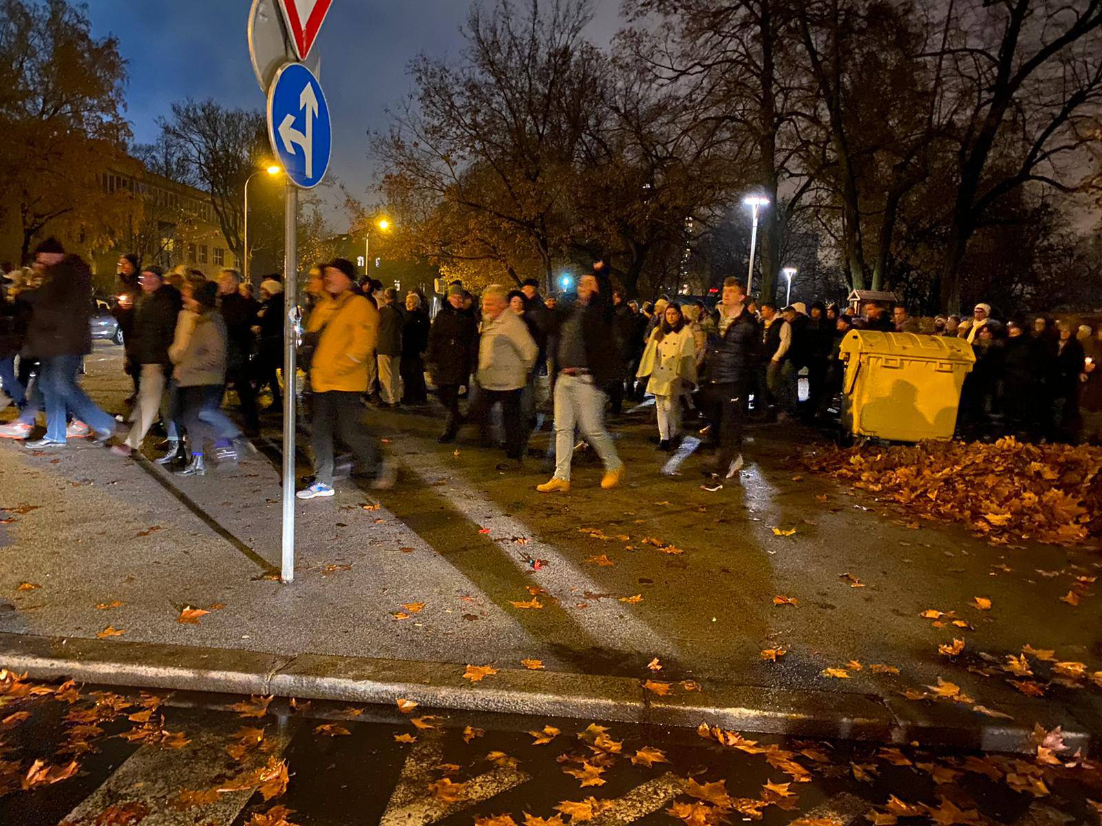 VIDEO Privedeno dvoje, glavni organizatori: 'Netko nam je ukrao prosvjed'