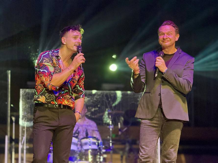 Enis Bešlagić zapjevao s Adijem Šošom: 'Što bi sada žene dale...'