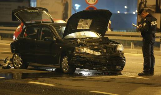 Zagreb: Vozač Opela lakše ozlijeđen u sudaru tri auta