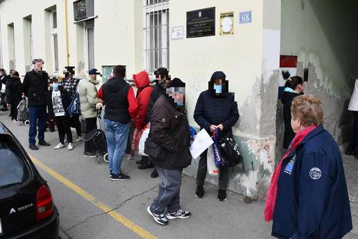 Broj siromašnih porastao je za 13.000: 'Nekad odem u pekaru i kupim stari kruh, teško mi je'