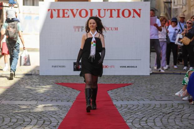 Zagreb: Modna revija povodom 400 godina nastanka kravate