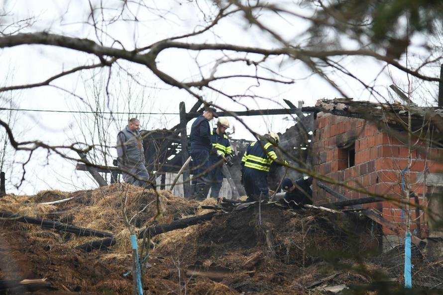 U požaru u Ivanovu Selu izgorio OPG