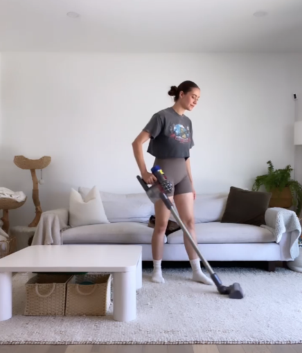 Žena živi kao da su 50-e: 'Ja doma čistim, kuham i brinem o djeci dok muž radi. San snova'