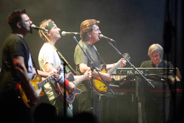 Osijek: Bajaga i Instruktori održali koncert u dvorani Gradski vrt 