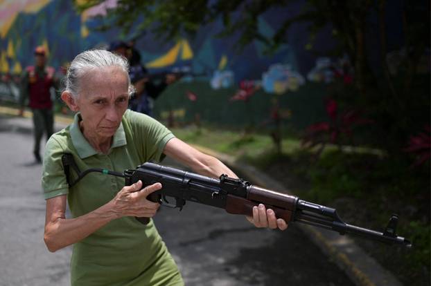 Venezuela holds drills to train citizens in weapon handling