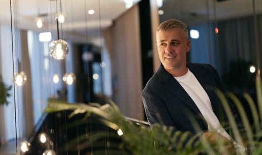 Josip Ivan&ccaron;i&cacute; pjesmom dirnuo srca: Mo&cacute;na posveta obitelji, korijenima i povratku domu