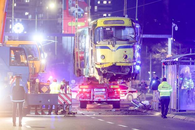 Sarajevo: U tijeku je uklanjanje tramvaja sa mjesta nesreće