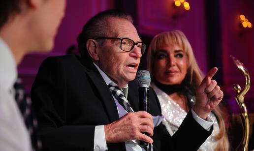 Kralj talk show emisija &zcaron;enio se osam puta, posljednju suprugu nije ni spomenuo u oporuci