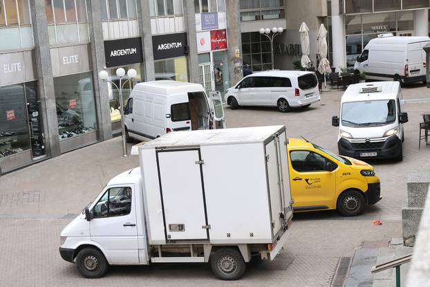 Zagreb: Kaos oko tržnice Dolac