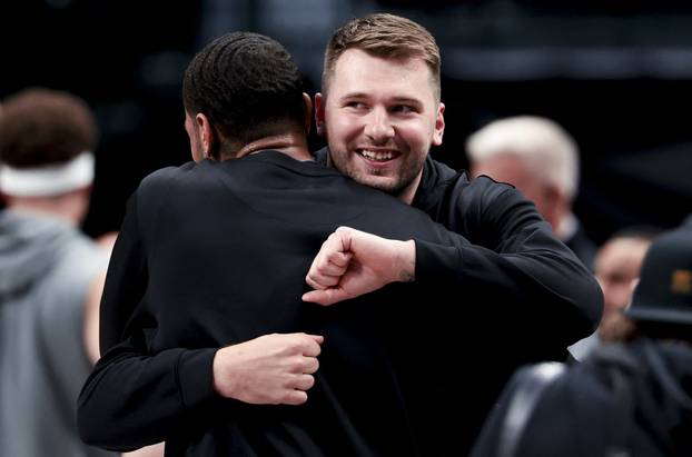 NBA: Los Angeles Lakers at Dallas Mavericks