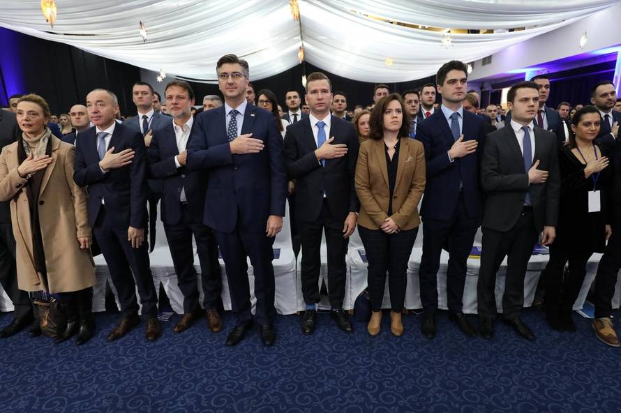 Zagreb: Premijer PlenkoviÄ gostovao na izbornom Saboru MladeÅ¾i HDZ-a