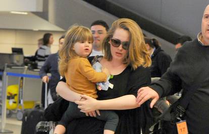 Adele po prvi put snimljena s dvogodišnjim sinom Angelom