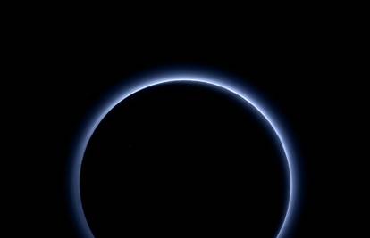 Pluton ih opet impresionirao: Nebo mu je plavo, a led crven