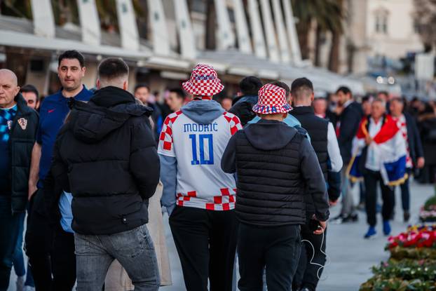 Split: Atmosefra na splitskoj rivi uoči početka utakmice UEFA Lige nacija Hrvatska - Francuska