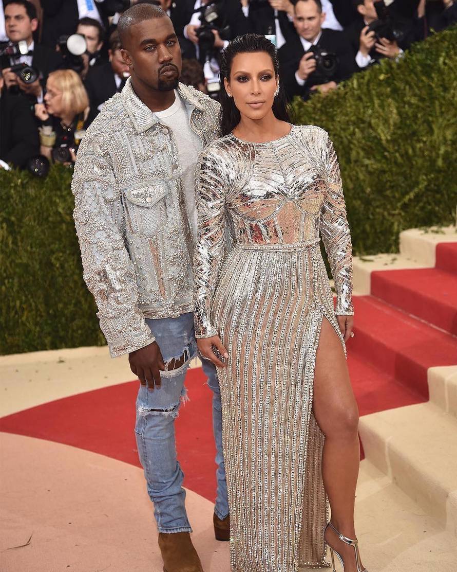 Rihanna je došla kao papa, a Perry obukla anđeoska krila...