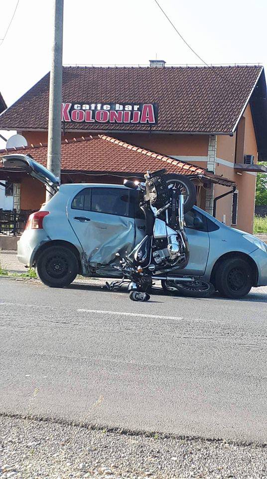 Ozlijeđen muškarac u sudaru auta i motocikla u Petrinji