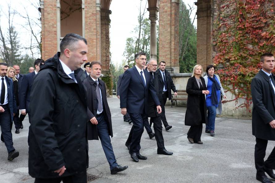 Zagreb: Državni vrh položio vijence povodom blagdana Svih svetih i Dušnog dana