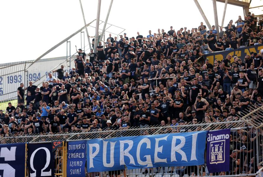 Split: Navijači na nogometnoj utakmici Hajduk i Dinamo na Poljudu