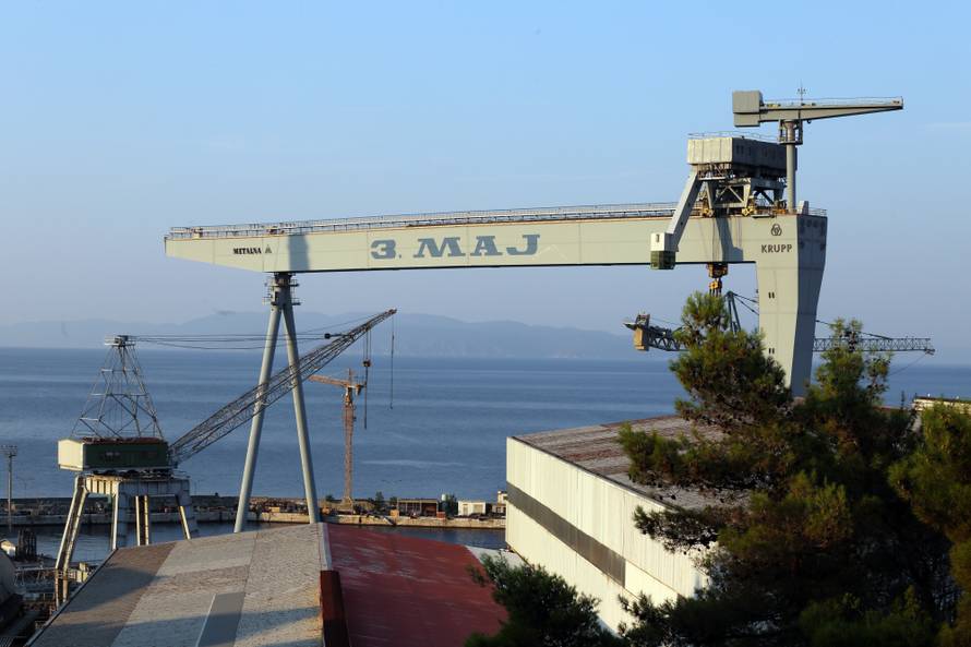 3. maj pred potpunim slomom: Ostaje bez ljudi i bez brodova?