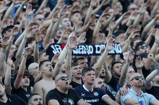 Zagreb: Navijači na utakmici Dinama i Lokomotive