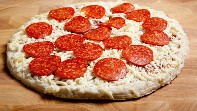 Strava u Francuskoj: Dvoje djece umrlo, a 50 ljudi se otrovalo pizzom poznatog proizvođača