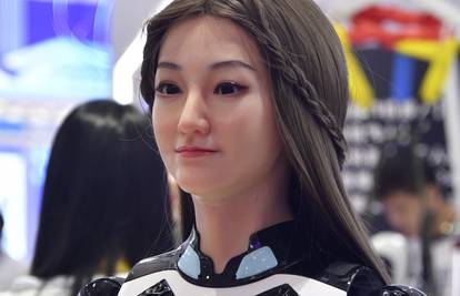 ROBOTSKA KONFERENCIJA Pa ti sad reci jel' ovo robot ili žena...