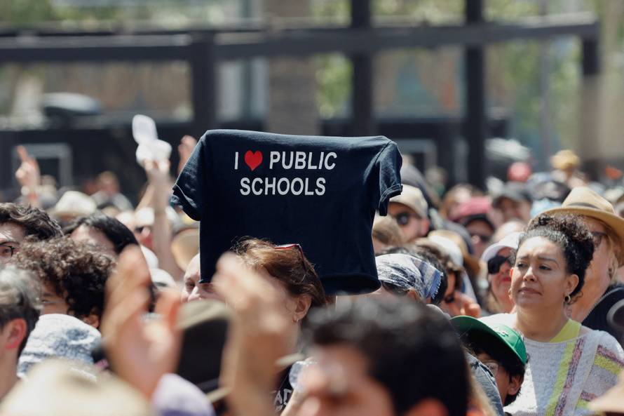 U.S. Sen. Sanders and U.S. Rep. Ocasio-Cortez hold a rally in Los Angeles