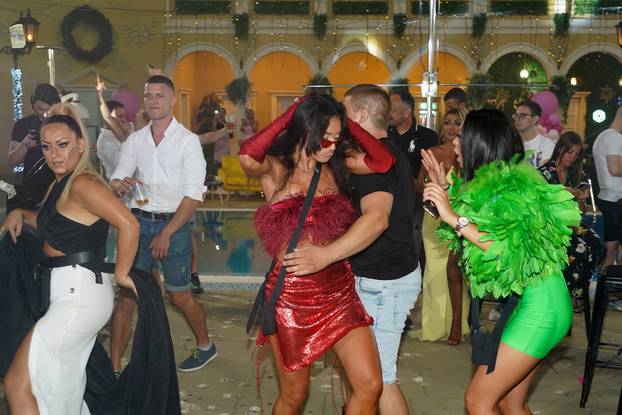 A party on the occasion of the end of the reality show "Zadruga 4" held in Simanovci.Zurka povodom kraja reality showa "Zadruga 4" odrzana u Simanovcima.