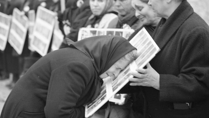FOTO Suze, očaj i bol. Ovako su prije trideset godina u Zagrebu tražili pravdu za nestale u ratu