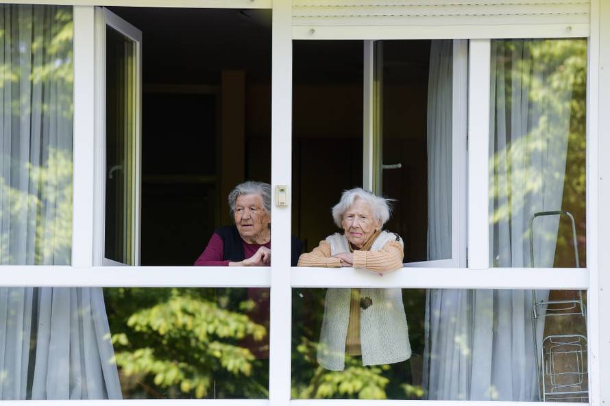 Zagreb: Djelatnici pripremili mini koncert za 102. rođendan štićenice Doma za starije osobe Maksimir