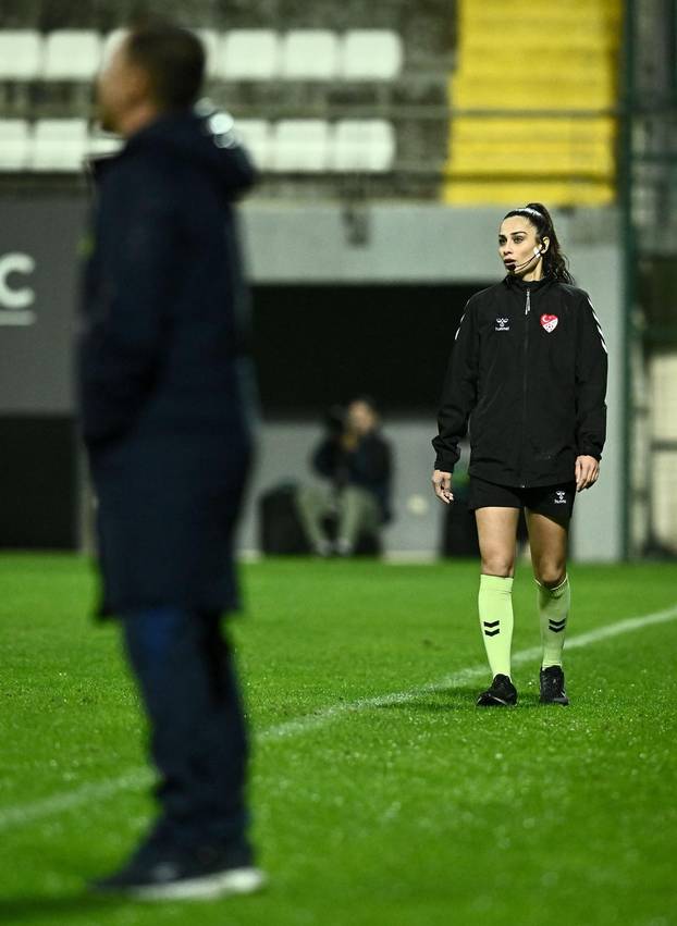 Belek: Atraktivna sutkinja na prijateljskoj utakmici KKS Lech -GNK Dinamo