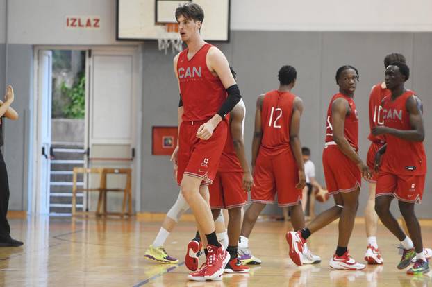 Šibenik: Guinessov rekorder, 17-godišnji kanadski košarkaš Olivier Rioux, visok je 231cm