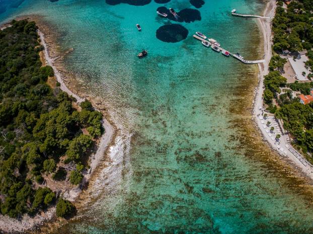 Fotografije iz zraka uvale Krknjaši na Drveniku Velom