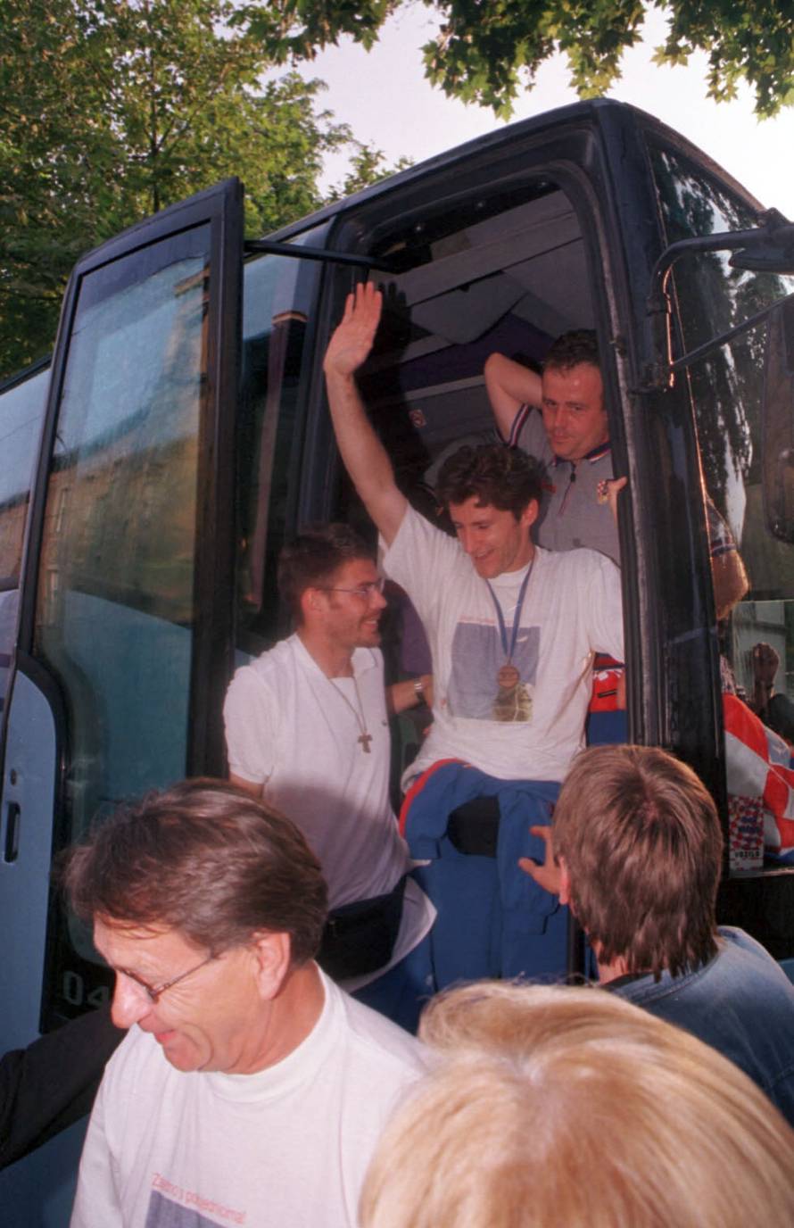 vatreni - doček hrvatske nogometne reprezentacije 1998.