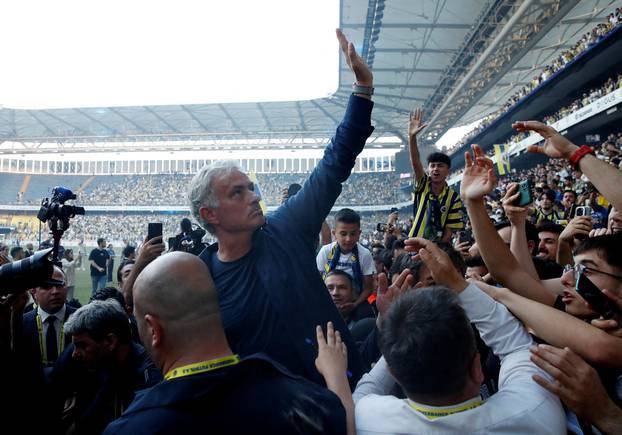 Fenerbahce appoint Jose Mourinho as coach