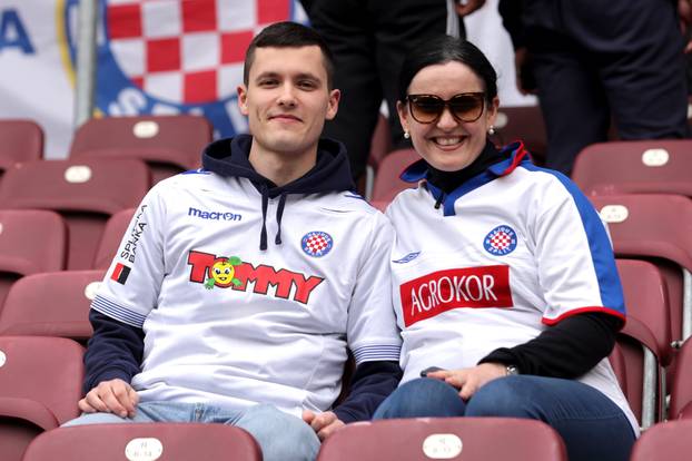 Ženeva: Navijači na polufinalnom susretu Lige prvaka mladih između Hajduka i Milana