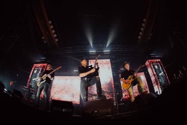 FOTO Pogledajte kako je bilo drugu večer zaredom na koncertu Thompsona u Splitu