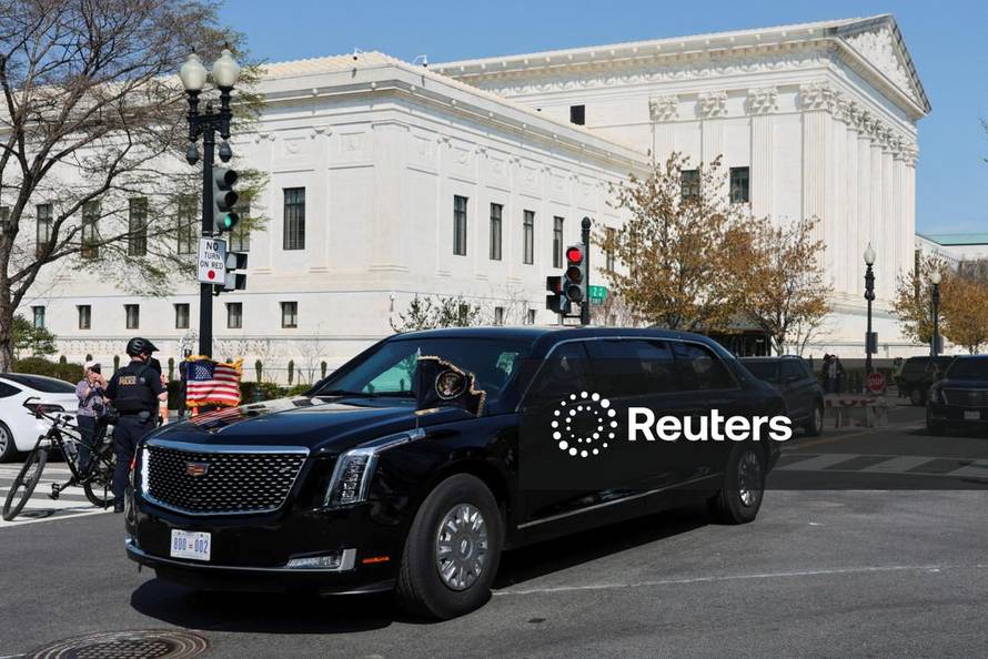 U.S. Supreme Court hears Trump's bid to limit birthright citizenship in Washington