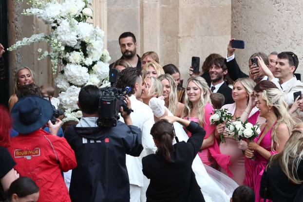 ARHIVA - 2024. Dubrovnik: Vjenčanje Nicole Artukovich i Liama Stewarta u crkvi sv.Ignacija