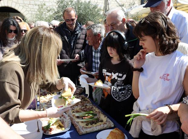 Šibenik: Podjela hrane na uskršnji ponedjeljak