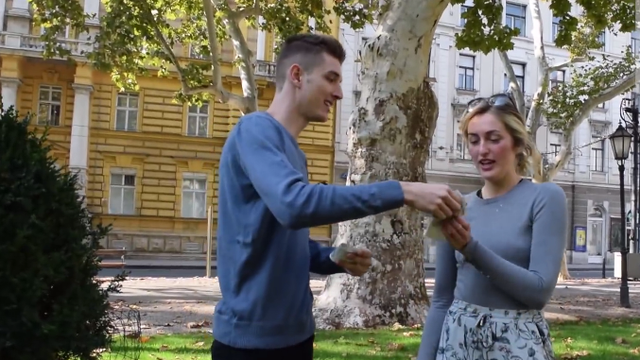 'Dobijete koliko zabijete': Leon (23) dijelio novac po Zagrebu!