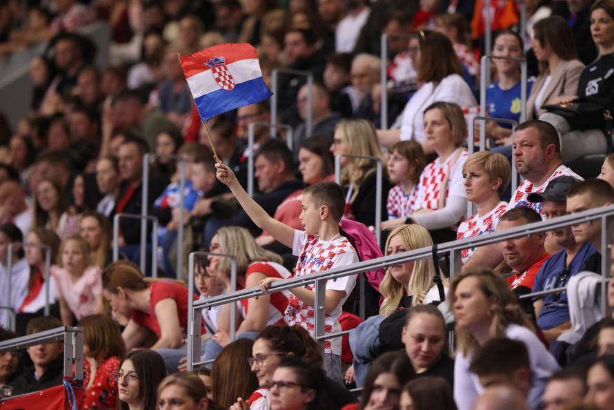 Osijek: Prijateljska utakmica između Hrvatske i Švicarske